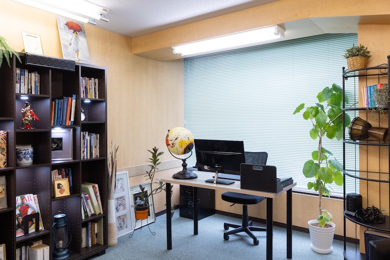 TOKYOSTAY Studio｜【ラウンジ 会議室B】レイアウトを変えて、社長室の再現可能です