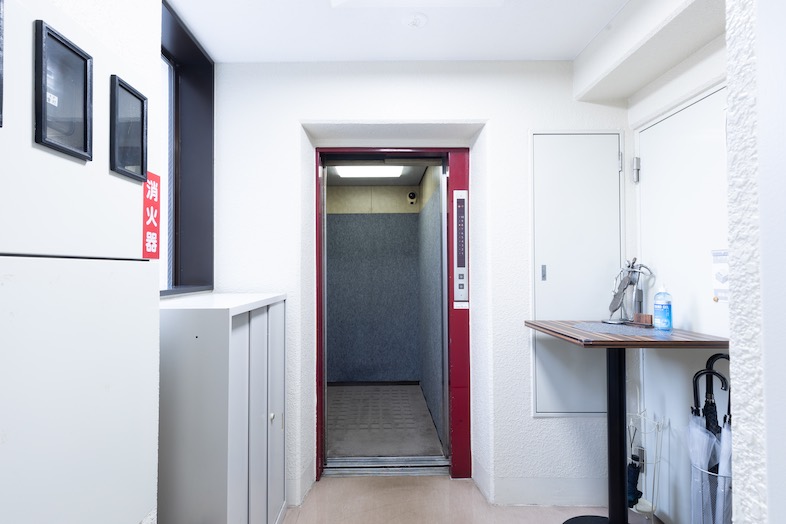 TOKYOSTAY Studio｜【共用部】エレベーターがあるので機材の搬入も楽々