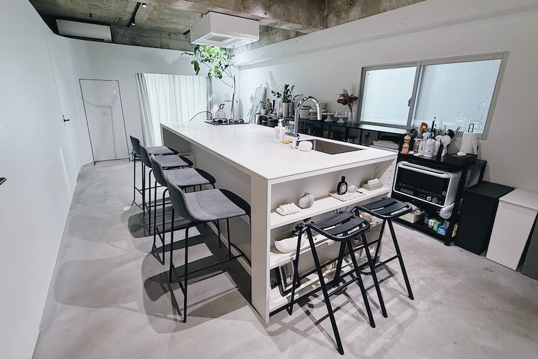 Studio Mog｜多方向からの撮影が可能なカウンターキッチン