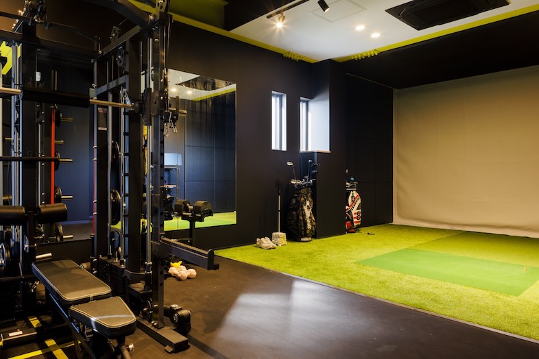 Yokohama K Studio GIFT HOUSE 館山︎｜ジムでのトレーニングシーンも演出可能