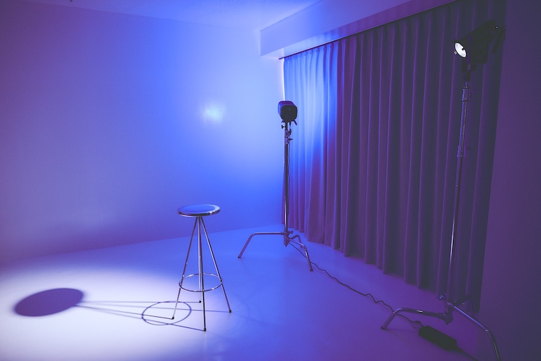 SHIROKABEスタジオ｜コンパクトな白ホリゾントスタジオですが、ライティングも可能