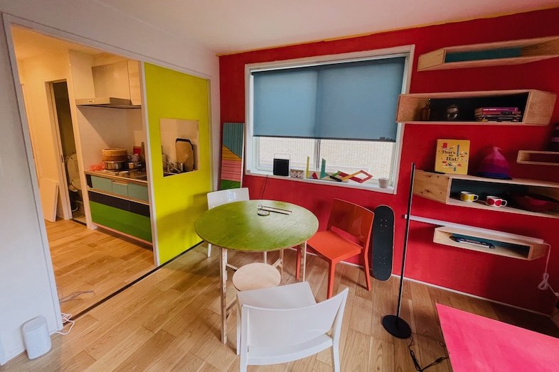 Lab8 Tokyo｜【2F 】赤い壁を活かした、MV・PV撮影が可能