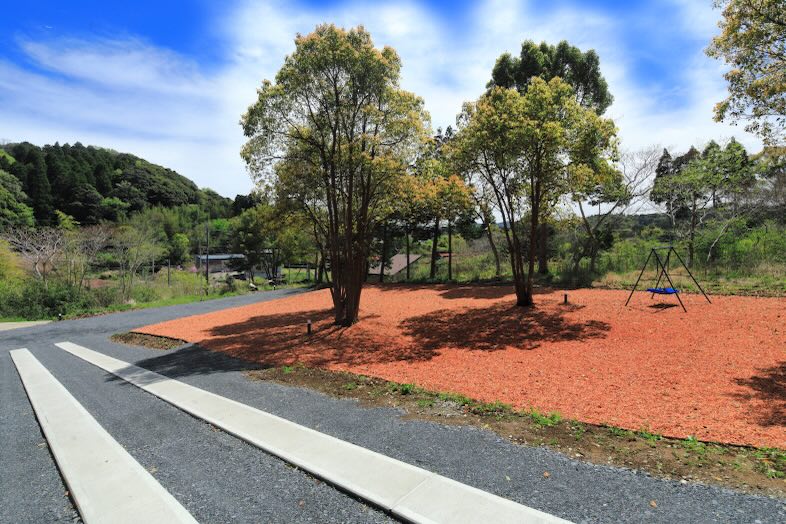 【Garden】庭にはレンガチップを敷きつめています