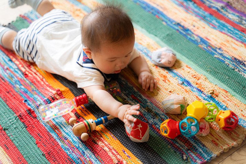 Lab8 Tokyo｜【2F 】ベビー商品やアパレルが映える、ポップで明るい空間