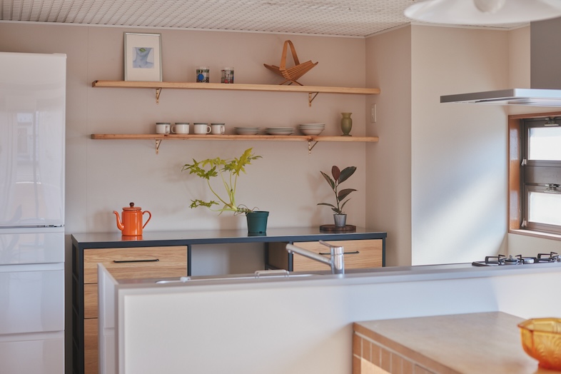 kom｜【2F】カウンターキッチンがあり、調理シーン・リビングシーンを撮影可能