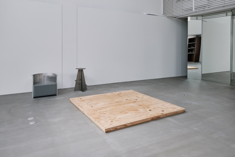 FORMEI｜余白が活きる、アートブックのようなスタイリングも可能