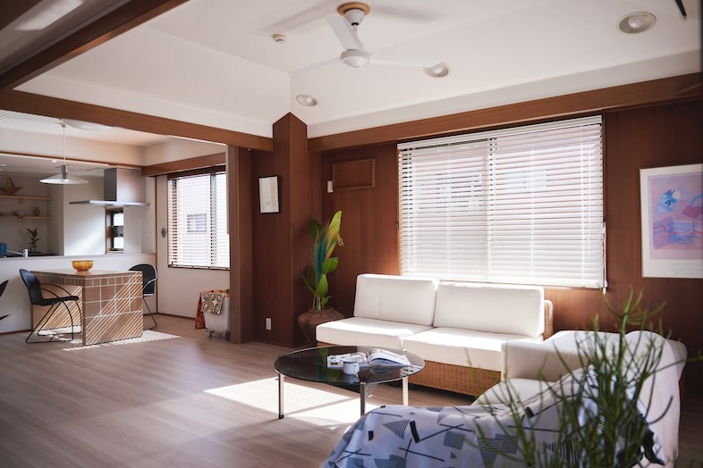 kom｜【2F】ウッドを基調とした温かみのある空間