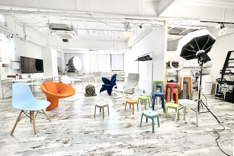 more新宿1号店｜撮影に最適なスツールや機材を豊富に取り揃えています