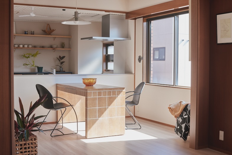 kom｜【2F】キッチンでの調理シーン〜ダイニングでの食事シーンまで一貫した撮影が可能