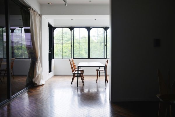 海外のアパルトマン風の空間でワンランク上の撮影が可能