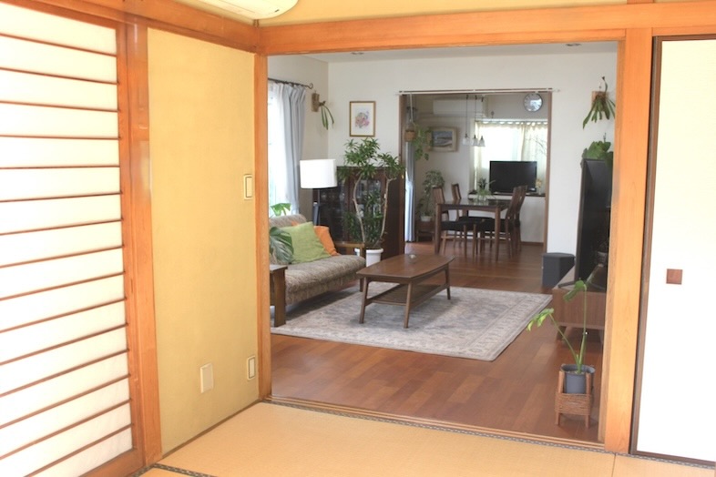 Family Studio Kashiwa｜【1F】撮影がしやすいリビングダイニング/和室で28畳の広さ