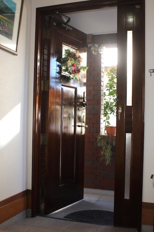 Family Studio Kashiwa｜【内側からの玄関】行ってきますお帰りなさいの撮影が可能です