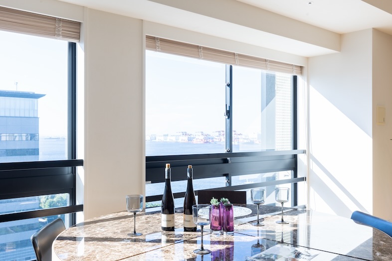 GOBLIN.お台場BLDG店 -HOUSE- #1216｜南東向きの大きな窓から差し込む光で物撮りにもおすすめ