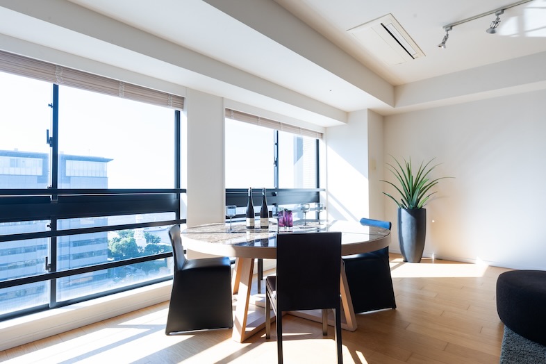 GOBLIN.お台場BLDG店 -HOUSE- #1216｜大理石のラウンドテーブル