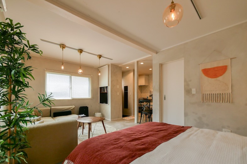 846apartment / 1F｜家具・小物充実のミニマル空間