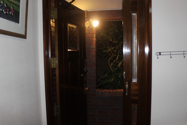 Family Studio Kashiwa｜【1F】夜の玄関