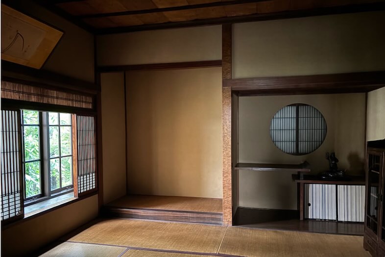 【2F】床の間や畳など凛とした美しさが際立つ和室