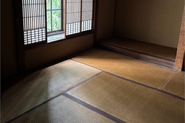 【2F】障子から畳に差し込む光が美しい空間