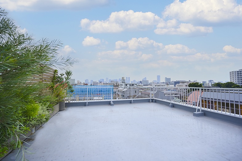STUDIO ROKUMARU｜【Roof Top】都心を一望できる開放感あふれる屋上