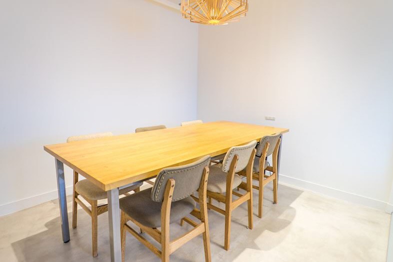 GOBLIN.渋谷BLDG店 -CAFE-｜有料オプションで控え室（6名用）の利用も可