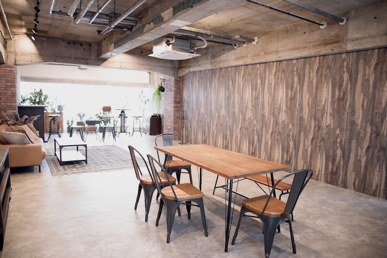 Studio Sweets box ビターキャラメル｜奥行きのあるワンフロアの全景