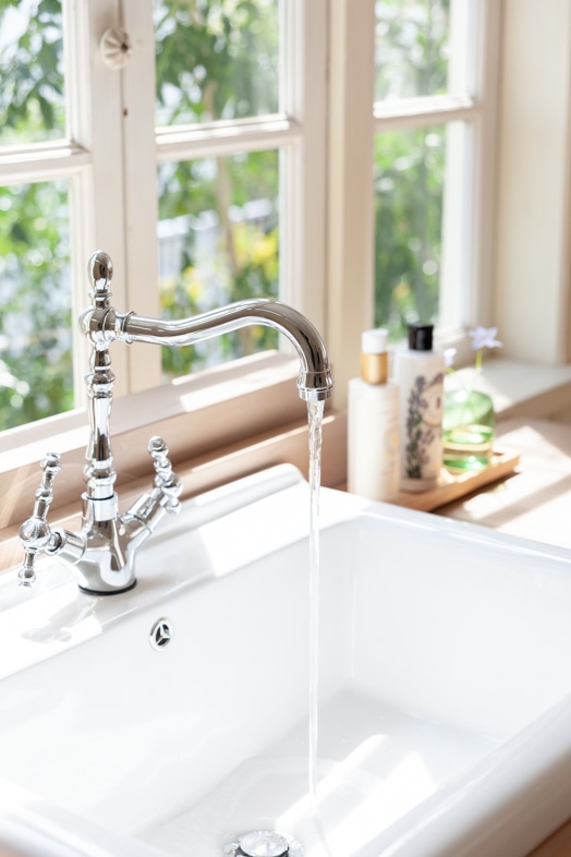 maison de blanc｜洗面台は移動可能/ホースを繋ぐことで給排水も可能