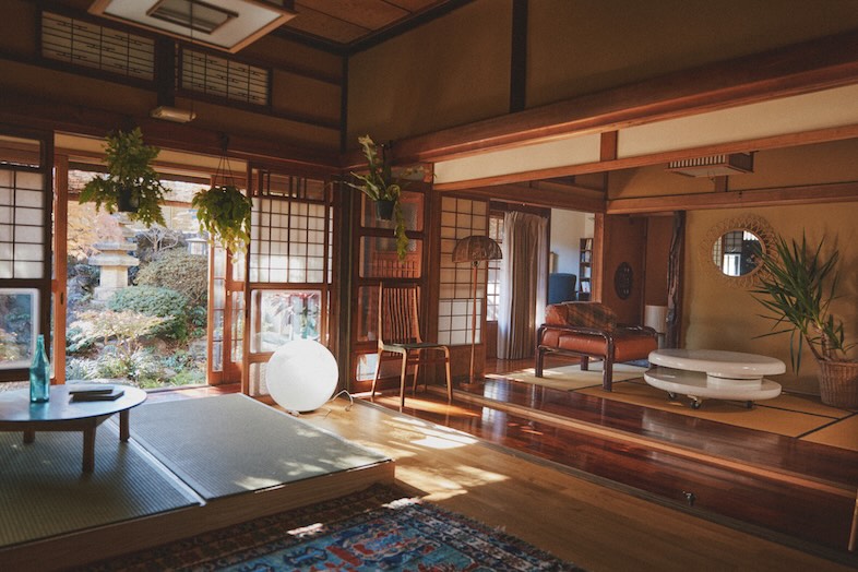 出汁　北千住古民家｜【1階】梁と古建具が残るどこか懐かしいハウススタジオ