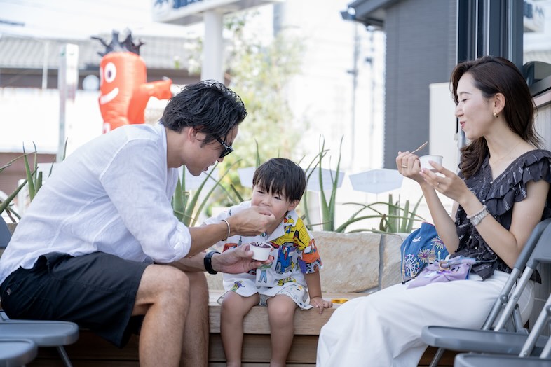 様々な背景を利用して、異なるイメージでの撮影が可能