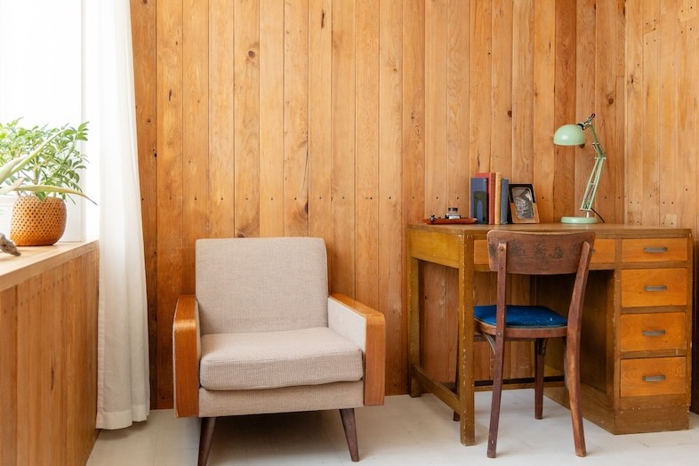 STUDIO BRASS｜ワークシーンの撮影に最適なソファ・デスク