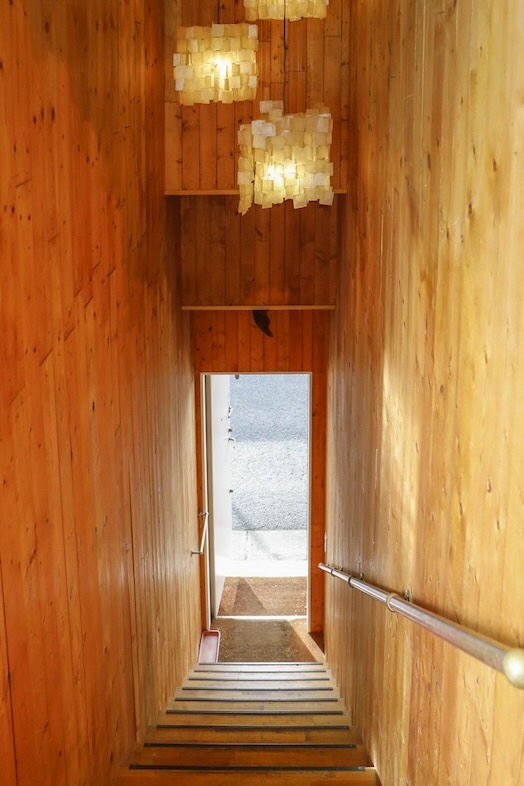 STUDIO BRASS｜ウッド調の暖かみのある階段