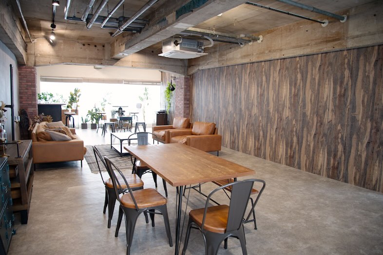 Studio Sweets box ビターキャラメル｜インダストリアルな世界観がクールなスタジオ全景