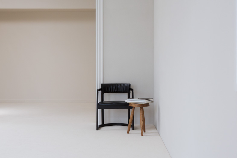 Studio Couleurs｜【1st】漆喰壁の繊細な凹凸はアパレル撮影や商品撮影に最適です