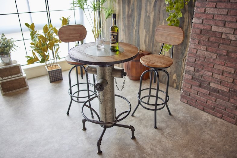 Studio Sweets box ビターキャラメル｜立ち飲みやカジュアルな会話シーンに最適なハイテーブル