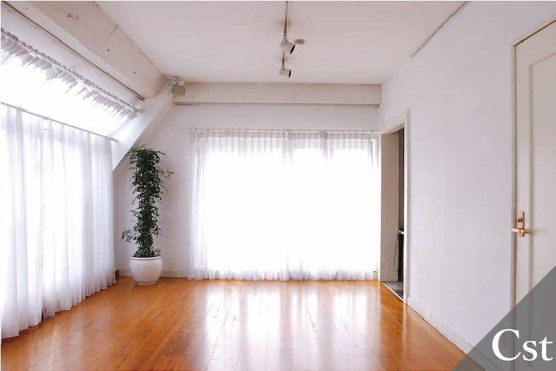 スタジオフィオーレ 初台｜【Cst】2面採光で自然光での撮影に最適