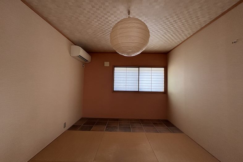 ジャパニーズモダンテイストでありながら日本家屋の温もりや懐かしさが漂う畳空間