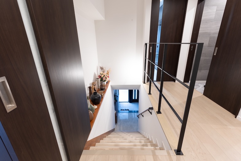 スタジオINAMURA248｜階段上部からの視点