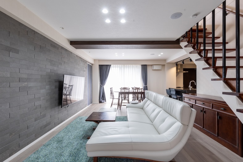 スタジオINAMURA248｜広いLDKの奥行きを生かしたカット