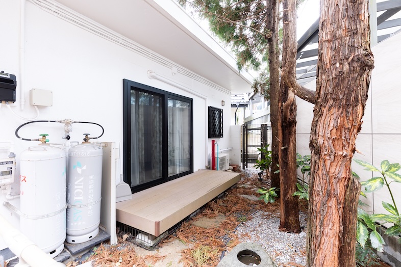 スタジオINAMURA248｜庭とデッキスペース