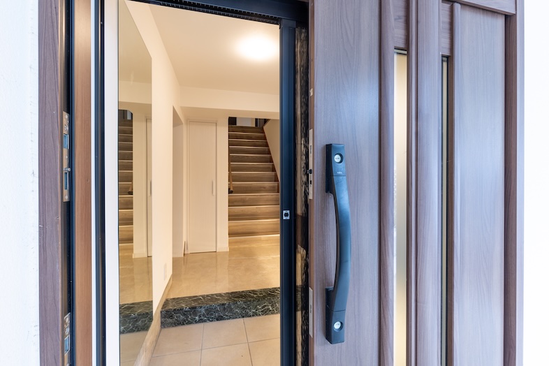 スタジオINAMURA248｜玄関を使用した出社・帰宅シーンや、宅配シーンの撮影が可能