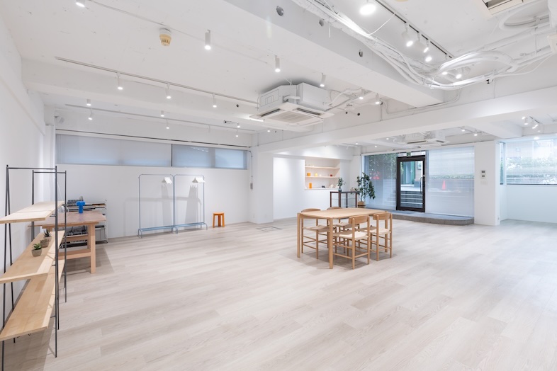 GOBLIN.北参道 -ROADSIDE-｜フローリングのナチュラルな空間