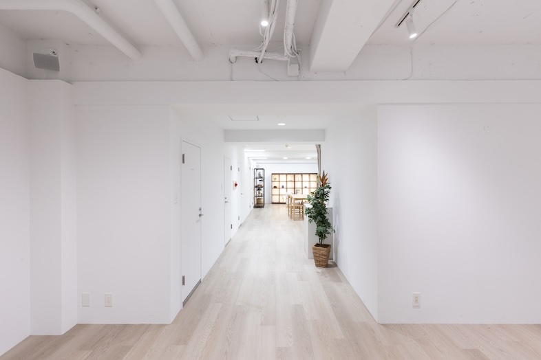 GOBLIN.北参道 -ROADSIDE-｜引きじりでの撮影も可能