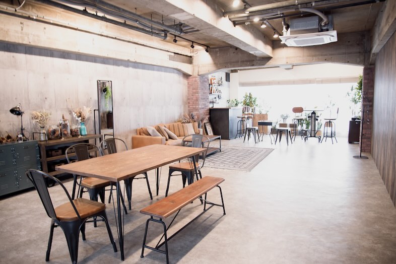 Studio Sweets box ビターキャラメル｜引きのカットも撮れるスタジオ全景