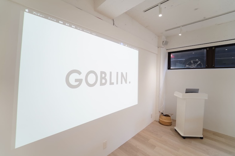 オプションでプロジェクターの使用も可能
