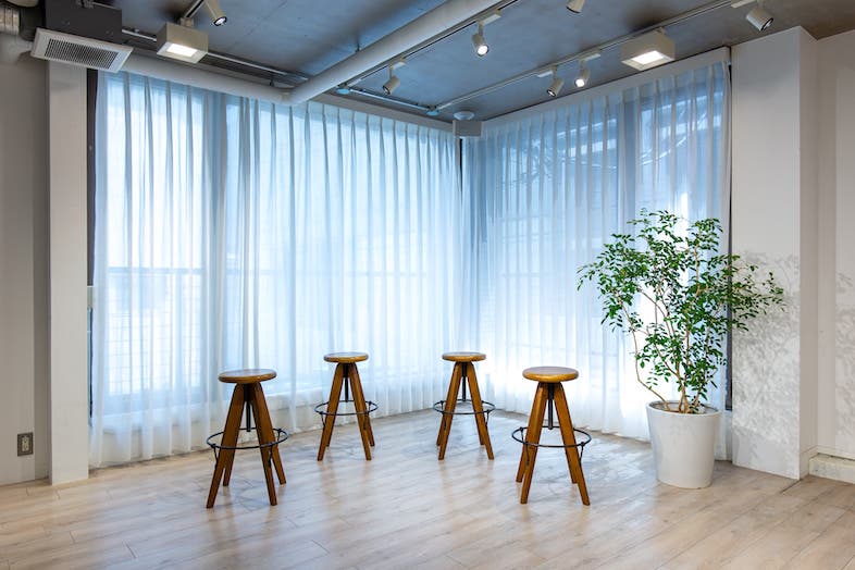 GOBLIN.表参道GALLERY店｜【2F】ミニセミナー・ワークショップ・アート講座の収録など多目的な利用が可能