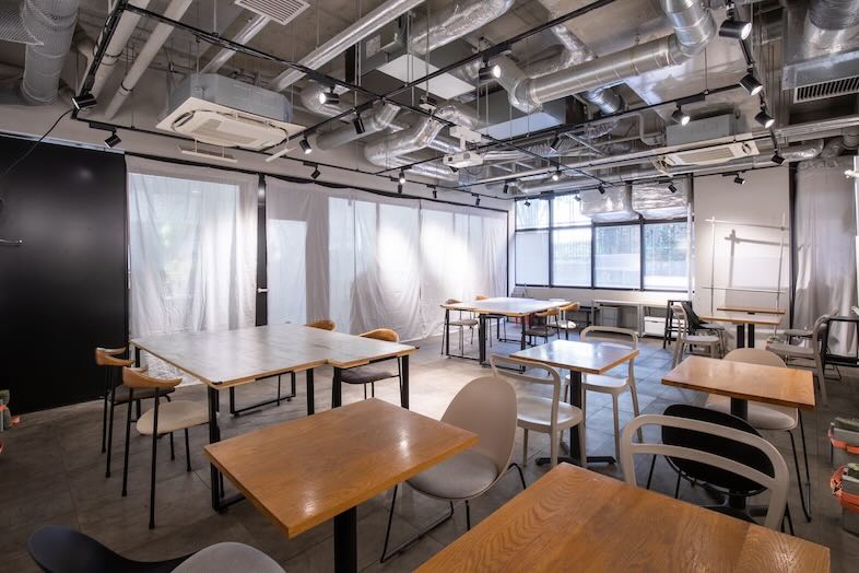 OPEN NAKAMEGURO｜用途に応じてレイアウトを変更し、多彩なシーンを演出可能