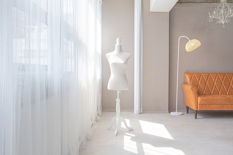 リンゴバケーション神保町店｜刻一刻と移ろう光のグラデーションを活かせるのも魅力