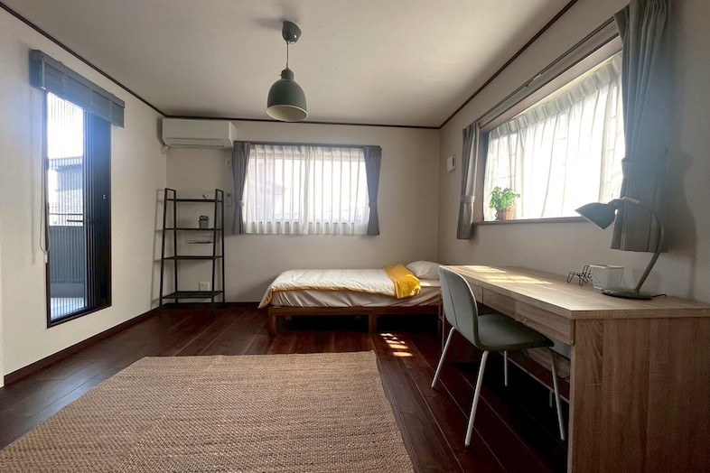 府中市南町 一軒家｜【2階】9.5帖の洋室は寝室や子ども部屋シーンに