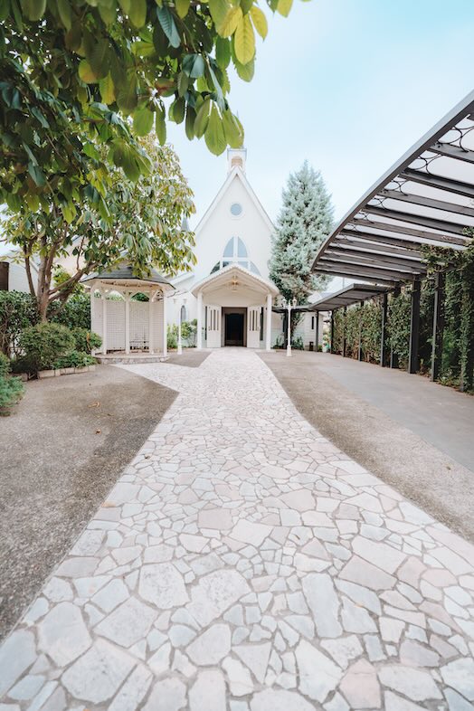 swantail chapel｜【外観】細谷駅より徒歩4分の場所にある元チャペルで撮影できる