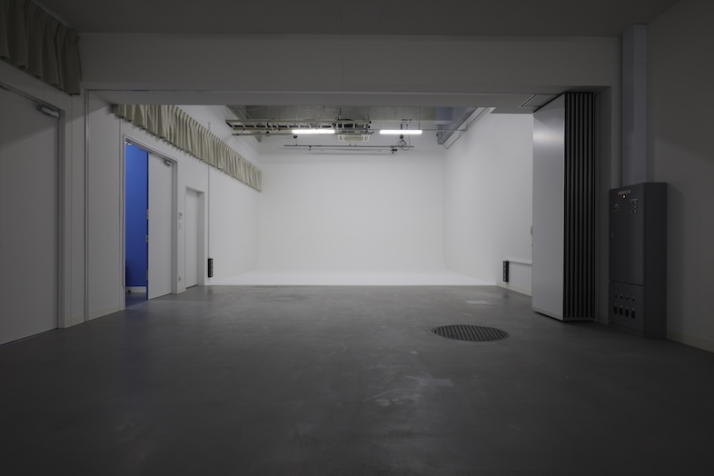 海岸通りスタジオ｜各スタジオにストロボ6台6灯が常設しているため、ライティングの自由度が高いのが魅力