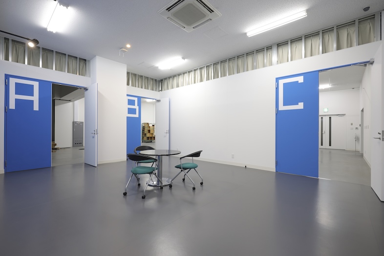 海岸通りスタジオ｜個別ロケにも便利なスタジオブース